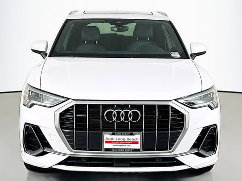 Used 2023 Audi Q3 2.0T Premium w/ Convenience Package image 2