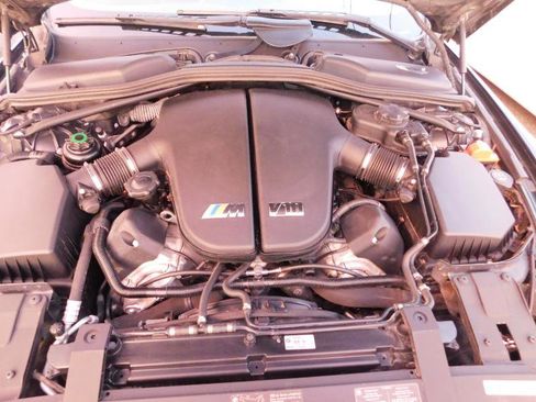 Used 2006 BMW M6 Coupe image 12