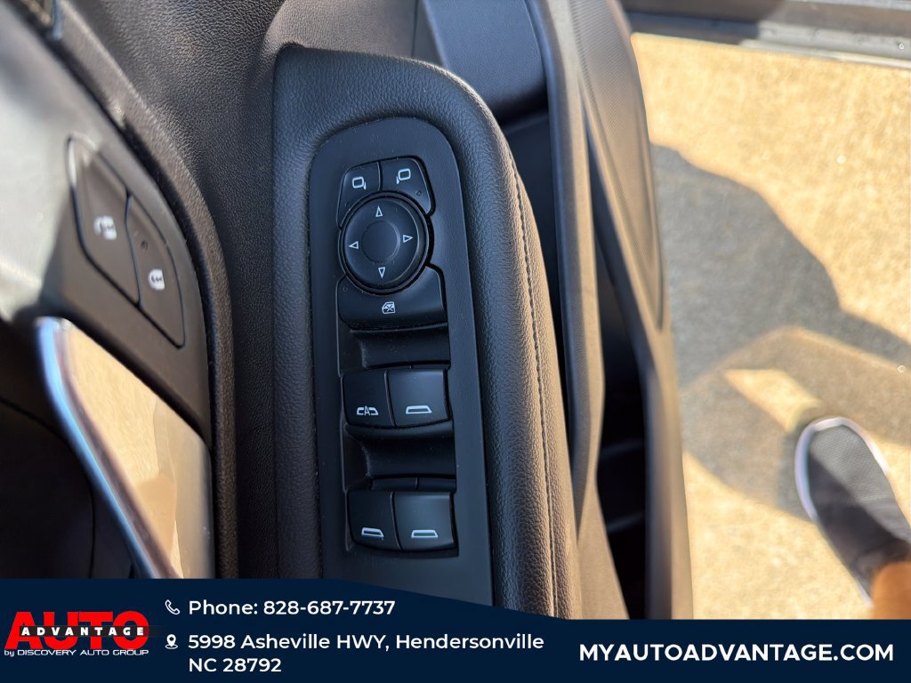 Used 2024 GMC Terrain SLE AWD/4WD image 11