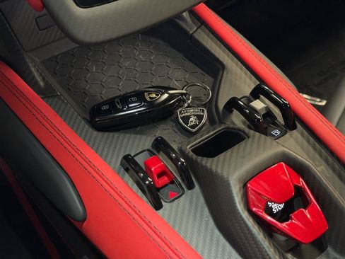 Used 2024 Lamborghini Revuelto AWD/4WD image 36