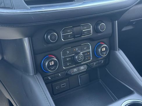 Used 2023 Chevrolet Suburban Z71 w/ Luxury Package image 26