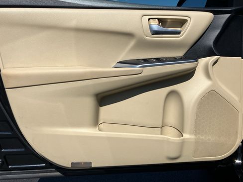 Used 2015 Toyota Camry LE FWD image 13