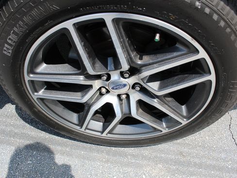 Used 2018 Ford Explorer Sport image 16