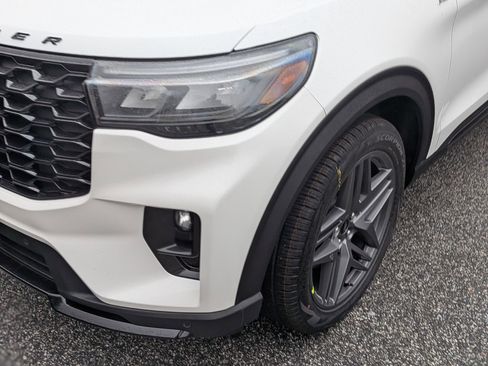 New 2026 Ford Explorer ST-Line w/ ST-Line Street Pack RWD image 10