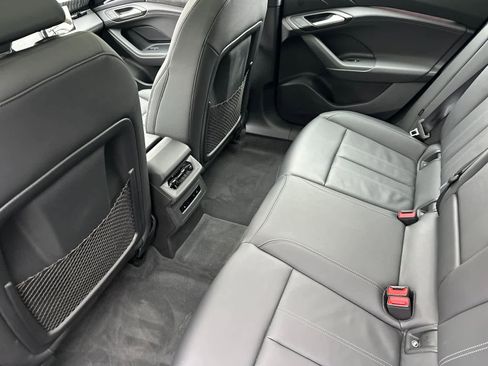 Used 2025 Audi A6 e-tron Premium w/ Convenience Package image 4