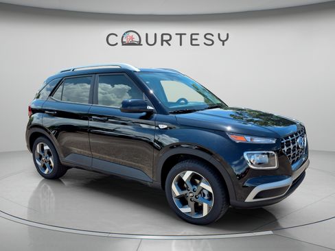 New 2026 Hyundai Venue SEL FWD image 7