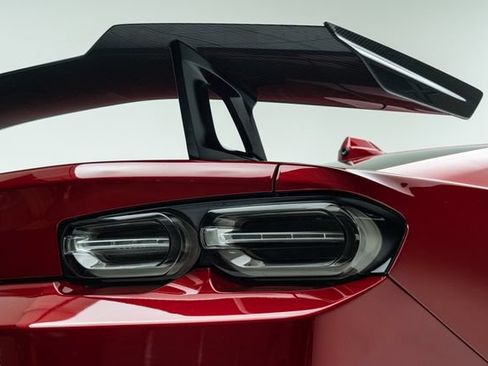 Used 2021 Chevrolet Camaro ZL1 RWD image 15
