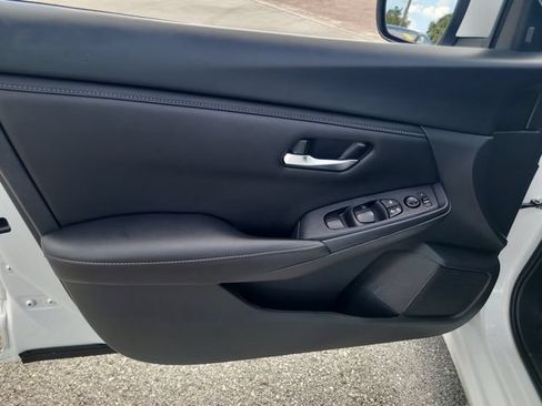 Used 2024 Nissan Sentra SV FWD image 17