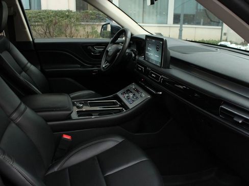 Used 2023 Lincoln Aviator AWD image 25