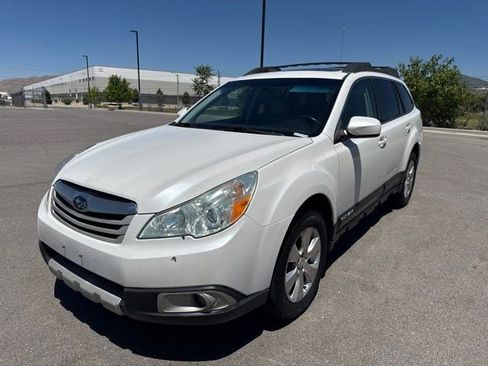 Used 2011 Subaru Outback 3.6R Limited AWD/4WD image 8