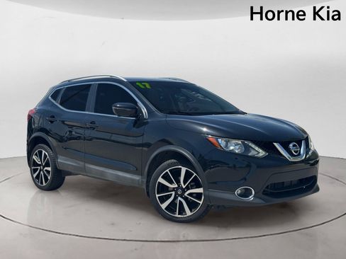Used 2017 Nissan Rogue Sport SL FWD image 2