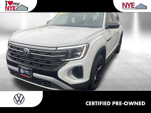 Used 2024 Volkswagen Atlas Peak Edition SE AWD/4WD image 1