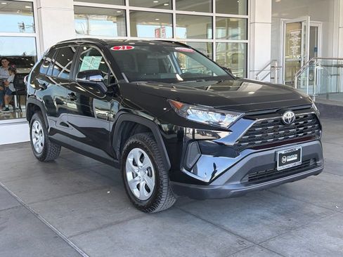 Certified 2021 Toyota RAV4 LE FWD image 6