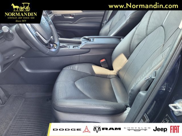 Used 2024 Toyota Grand Highlander AWD image 14