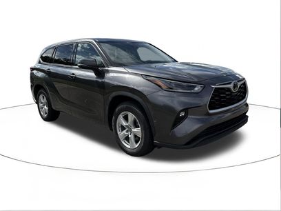 Used 2021 Toyota Highlander LE