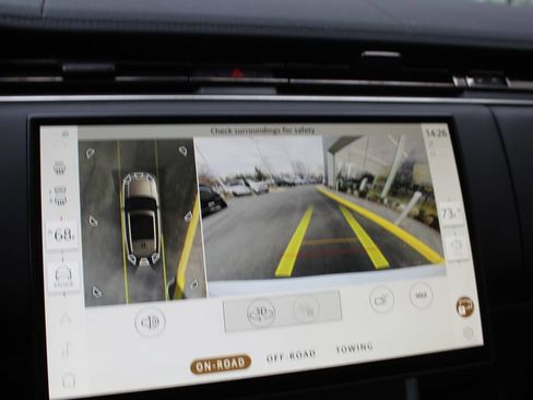 Used 2025 Land Rover Range Rover SE image 19