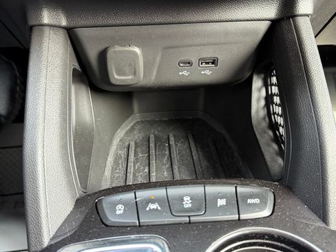Used 2024 Chevrolet TrailBlazer LT w/ LT Cold Weather Package AWD/4WD image 51