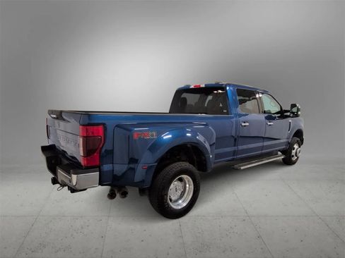 Used 2022 Ford F350 XLT w/ XLT Premium Package image 8