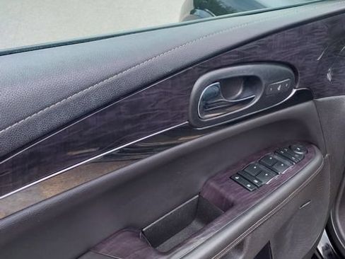 Used 2017 Buick Enclave Premium w/ Experience Buick Package FWD image 18