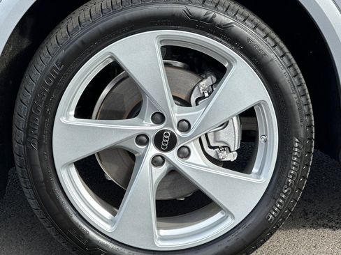 New 2025 Audi Q5 Premium Plus image 24