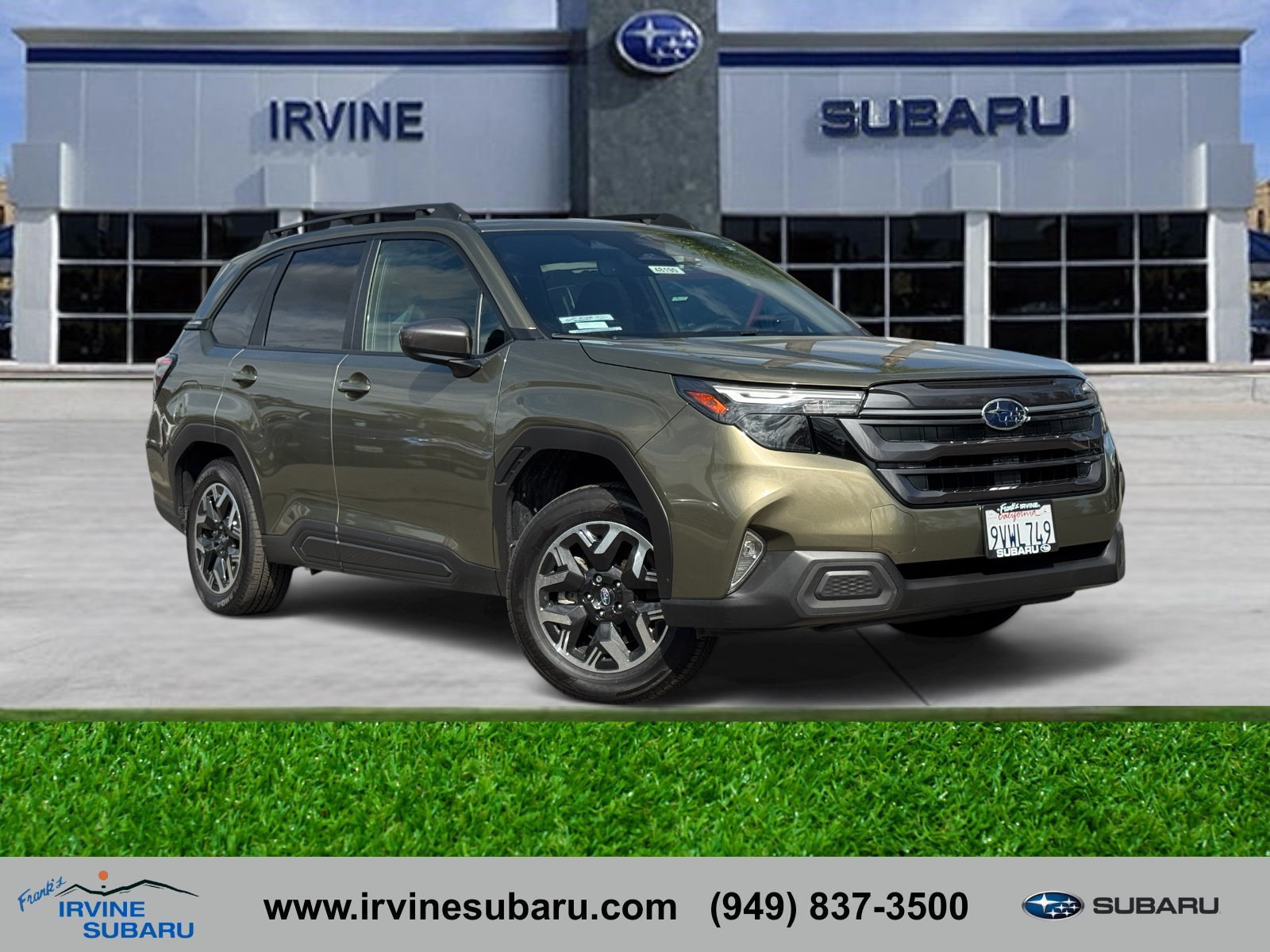 Used 2025 Subaru Forester Premium AWD/4WD image 1
