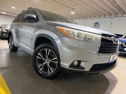 Used 2016 Toyota Highlander XLE AWD/4WD image 5