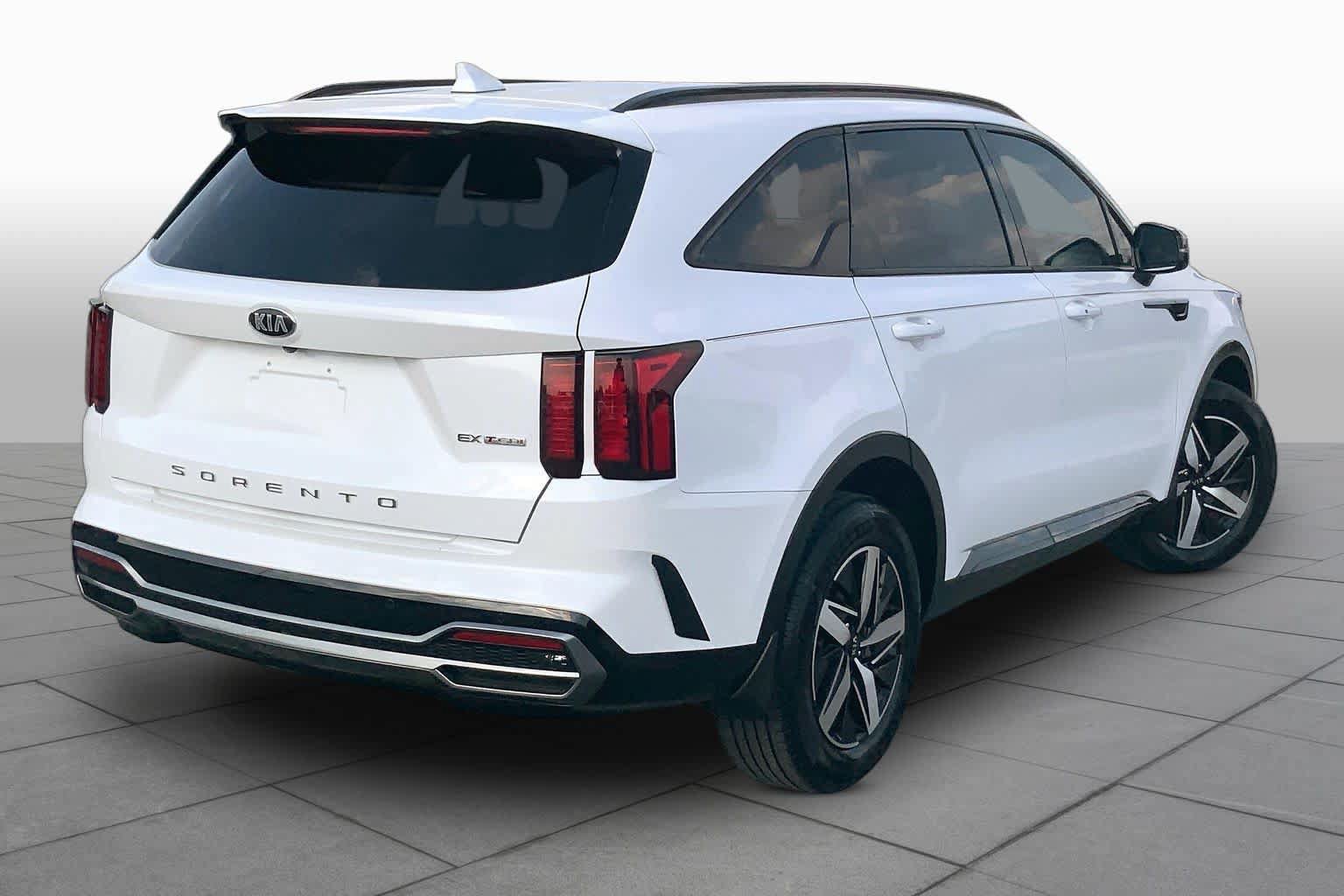 Used 2021 Kia Sorento EX FWD image 12