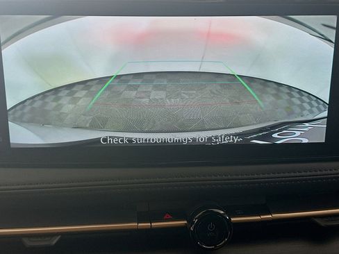 Used 2024 Nissan Ariya AWD image 23