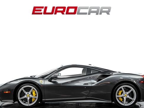 Used 2018 Ferrari 488 GTB RWD image 2