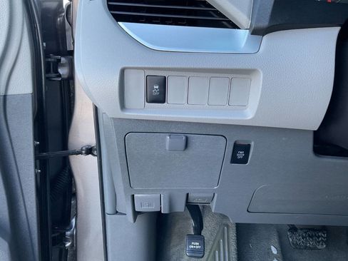 Used 2015 Toyota Sienna LE image 16