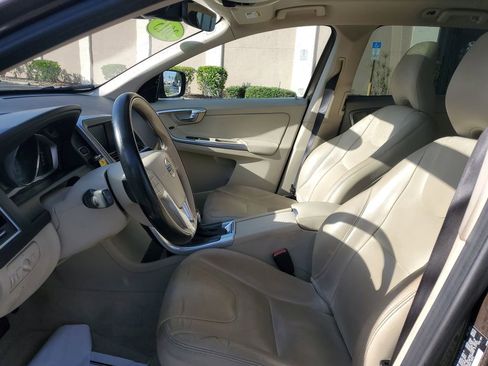 Used 2015 Volvo XC60 T5 w/ Proximity Package image 27