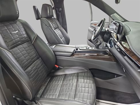 Used 2022 Cadillac Escalade Sport Platinum w/ LPO, ONYX Package image 13