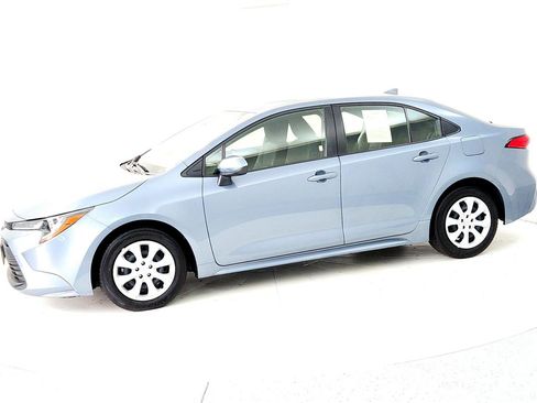Certified 2024 Toyota Corolla LE image 3