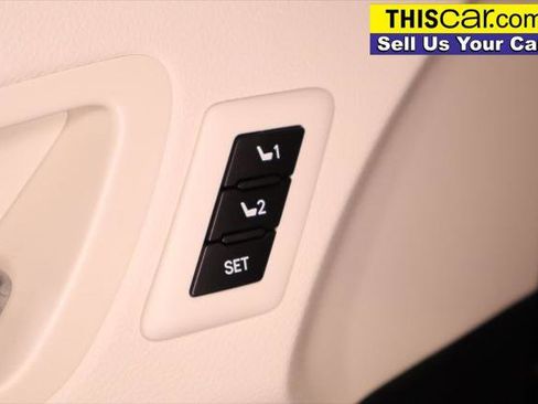 Used 2025 Toyota Sienna Platinum image 42