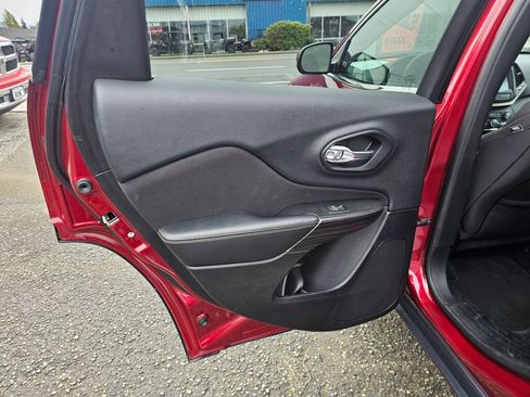 Used 2014 Jeep Cherokee Latitude image 19