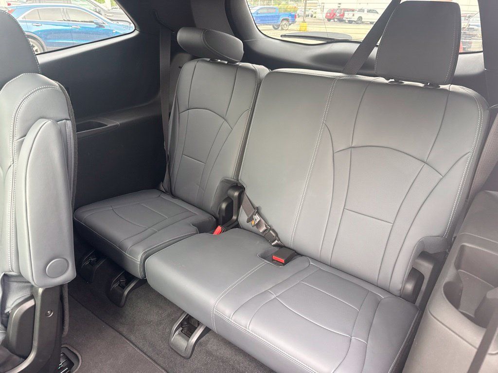 Used 2024 Buick Enclave Essence w/ Experience Buick Package AWD/4WD image 11
