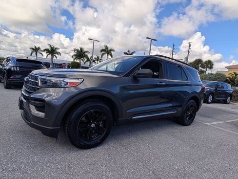 Used 2020 Ford Explorer XLT w/ Comfort Package image 3