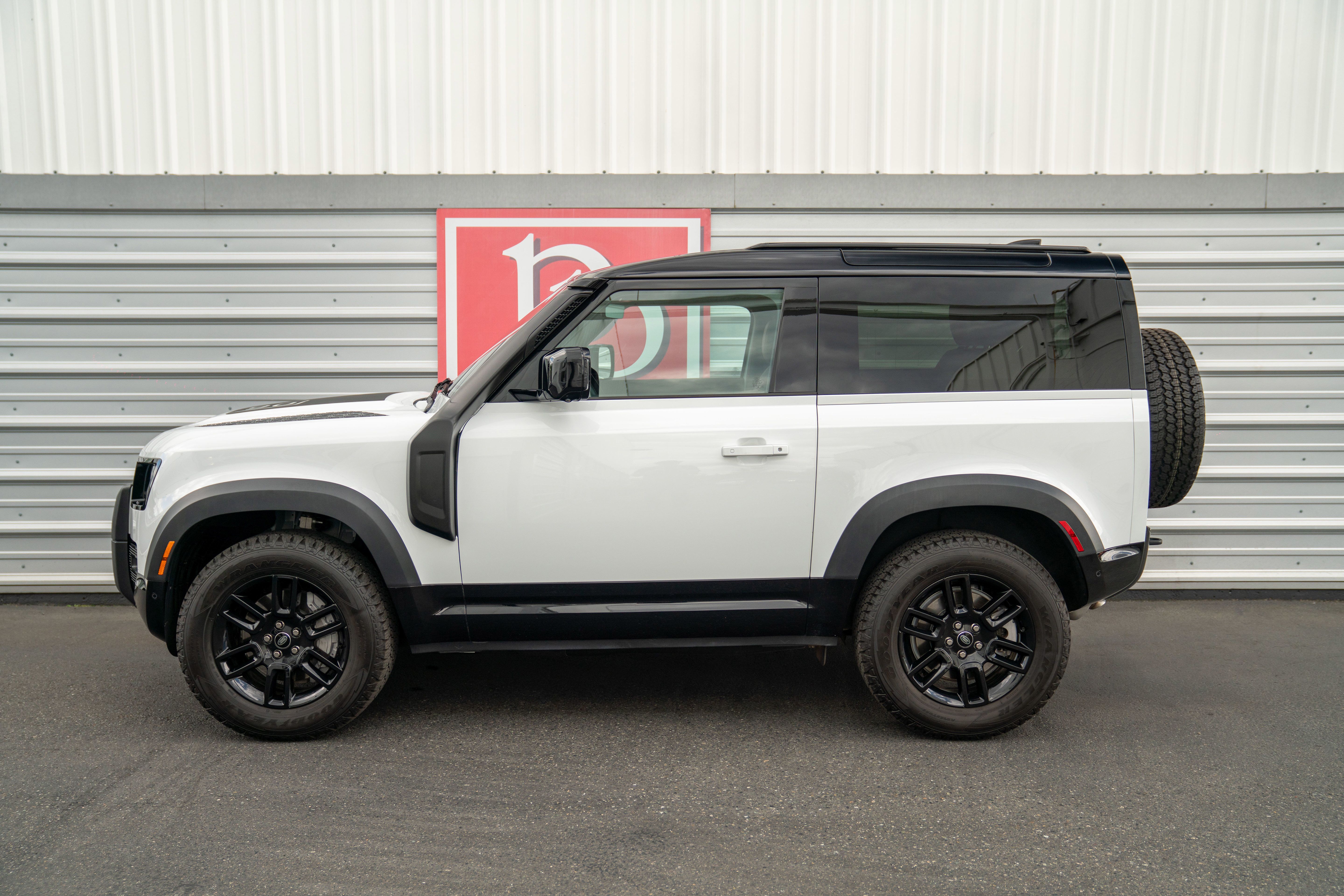 Used 2022 Land Rover Defender 90 X-Dynamic S AWD/4WD image 39