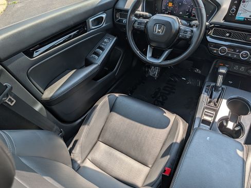 Used 2024 Honda Civic Touring image 9