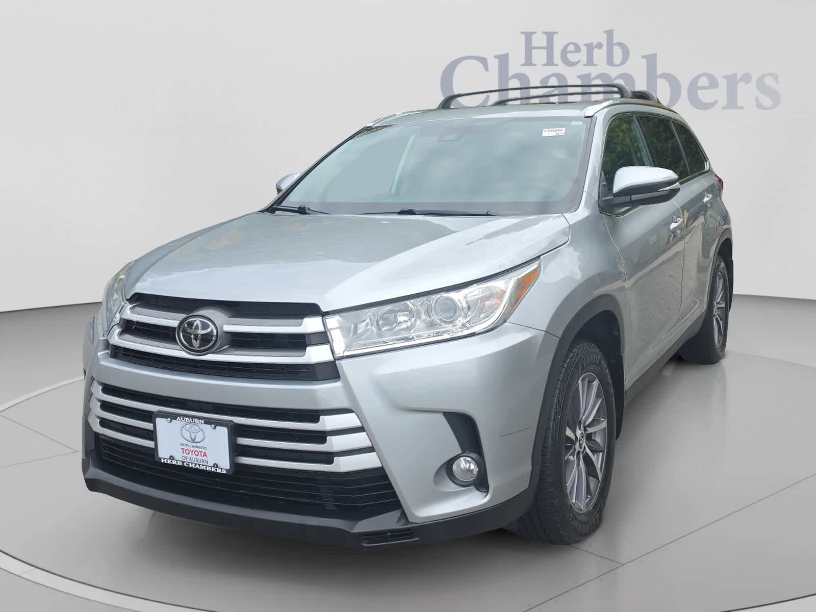 Used 2019 Toyota Highlander XLE AWD/4WD image 11