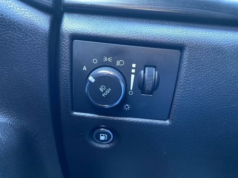 Used 2020 Jeep Grand Cherokee Laredo image 23