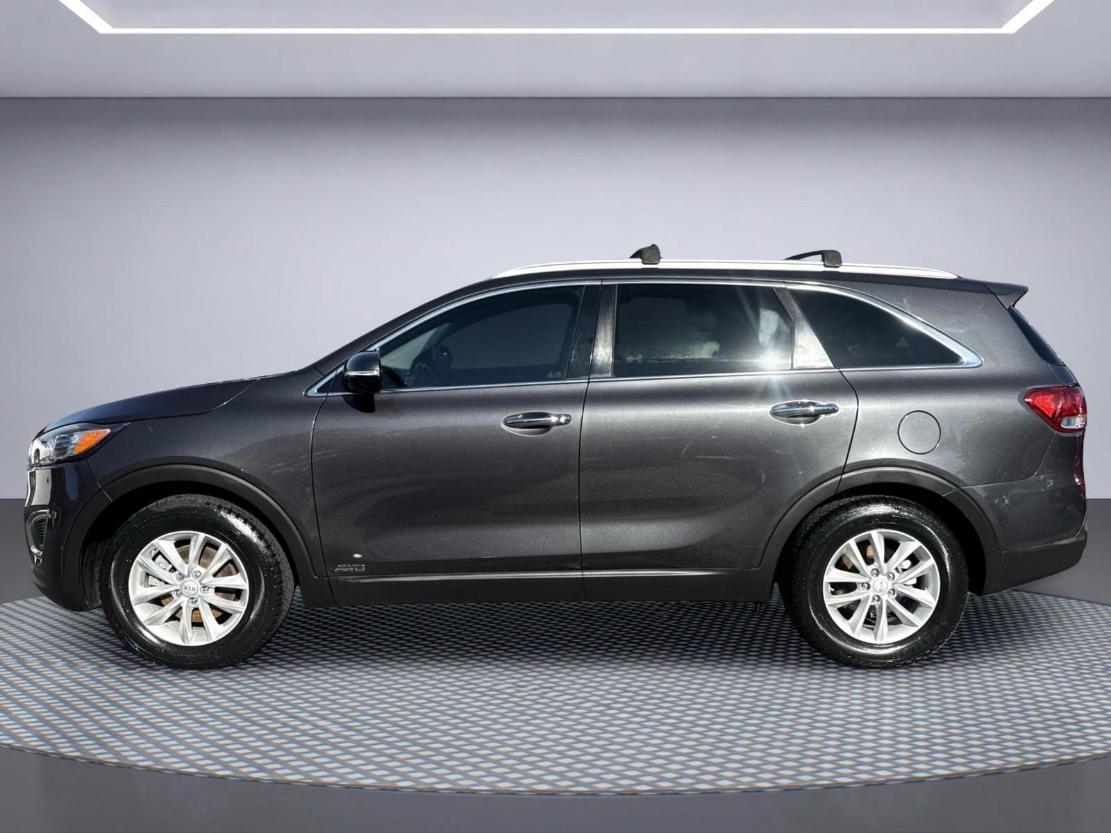 Used 2016 Kia Sorento AWD w/ LX Convenience Package image 3