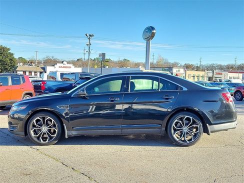 Used 2013 Ford Taurus SHO image 3