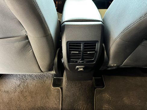 Used 2019 Ford Escape SE FWD image 18
