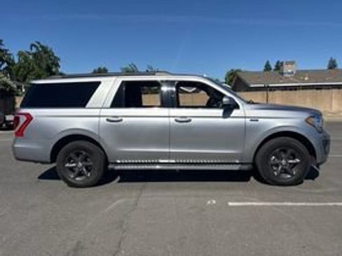 Used 2020 Ford Expedition Max XLT w/ Equipment Group 202A AWD/4WD image 4