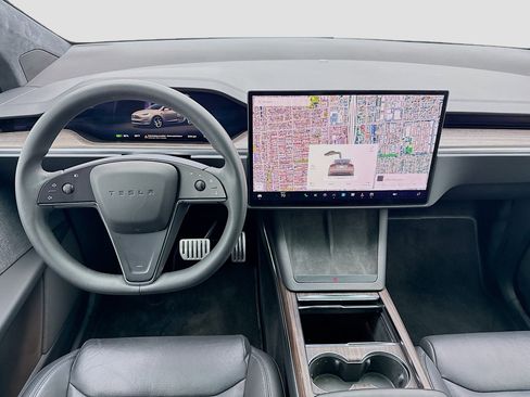 Used 2023 Tesla Model X Standard Range image 15