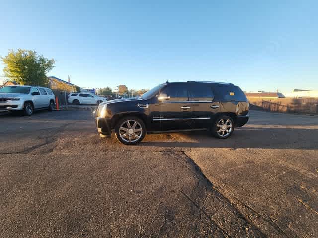 Used 2011 Cadillac Escalade Premium AWD/4WD image 32