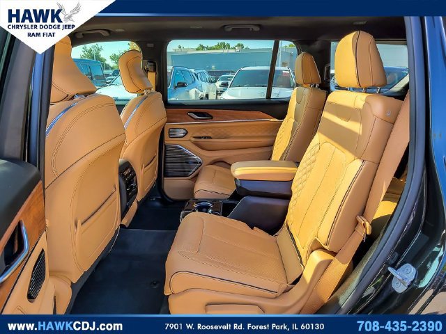 Used 2023 Jeep Grand Cherokee L Summit AWD/4WD image 11
