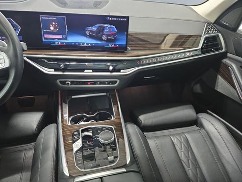 Used 2026 BMW X7 xDrive40i AWD/4WD image 17