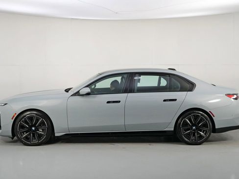 Used 2023 BMW i7 xDrive60 w/ Executive Package 2 AWD/4WD image 64